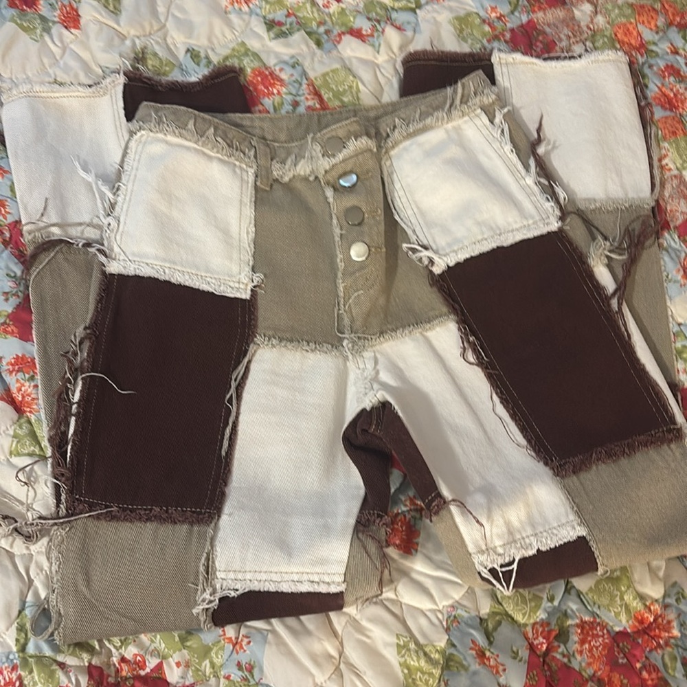 Wide Legged Brown White Tan Trendy Medium Must Have Affordable Jeans! 👖
